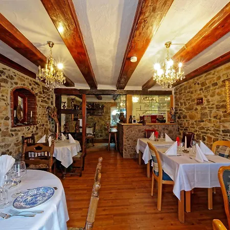 Hotel Naturstein & Restaurant *